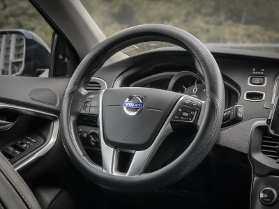 Volvo  V40 2014年 | TCBU優質車商認證聯盟