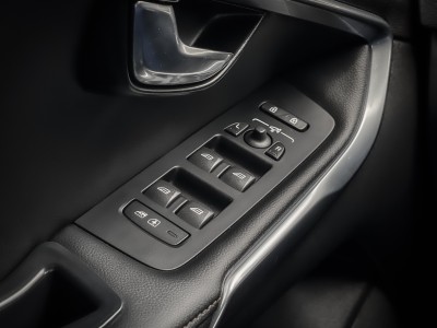 Volvo  V40 2014年 | TCBU優質車商認證聯盟