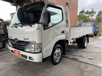 Hino 300