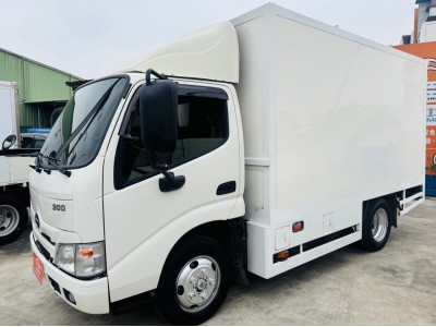 Hino 300