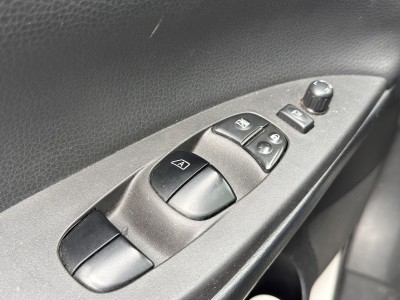 Nissan  Tiida 2014年 | TCBU優質車商認證聯盟