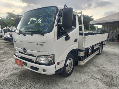 Hino 300
