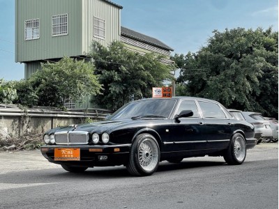 Jaguar XJ6