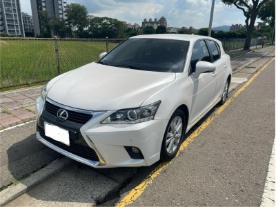 Lexus CT200H