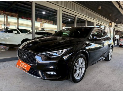 Infiniti Q30