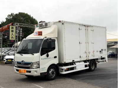 Hino 300