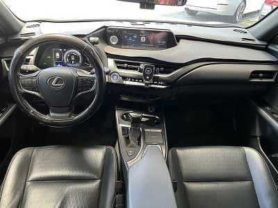 Lexus  UX 2019年 | TCBU優質車商認證聯盟