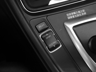 BMW/ 寶馬  3 SERIES  318d 2013年 | TCBU優質車商認證聯盟